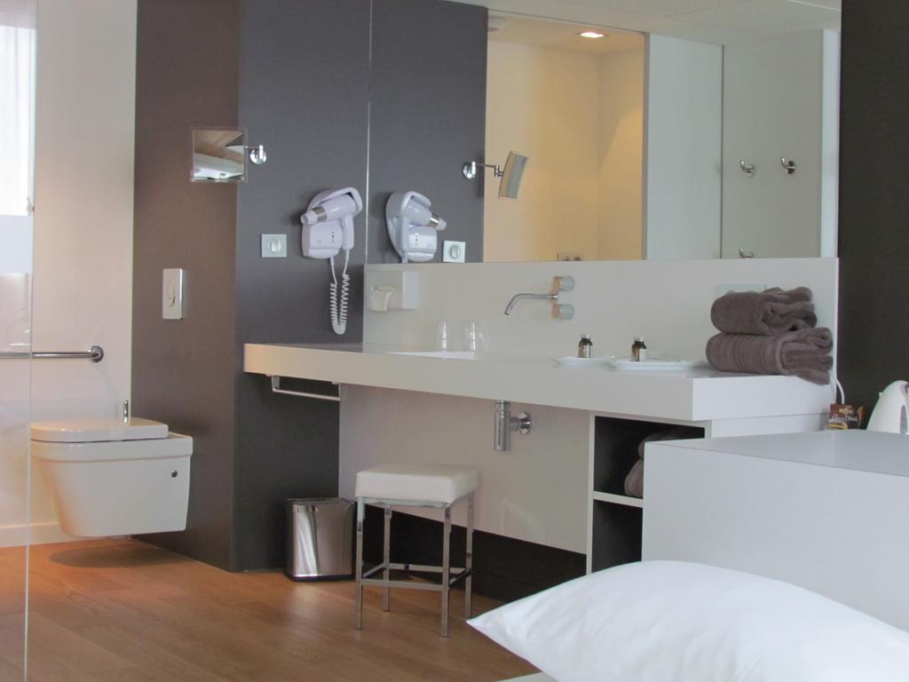 Hotel L'Hotan Portet-sur-Garonne Habitación foto